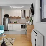 Tres Fenestras - Free Private Garage Parking *