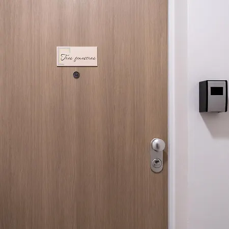 Lägenhet Tres Fenestras - Free Private Garage Parking