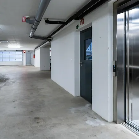 Tres Fenestras - Free Private Garage Parking