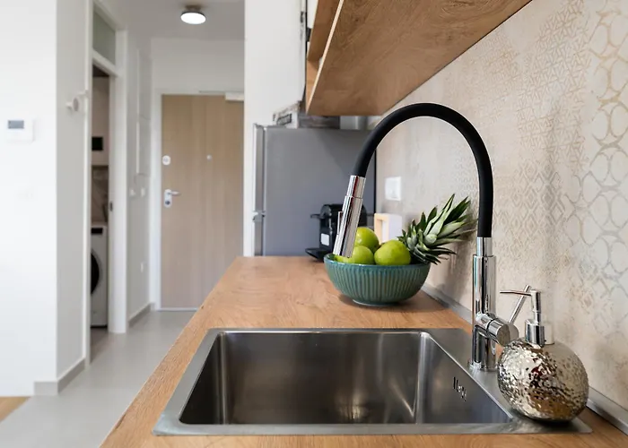 Tres Fenestras - Free Private Garage Parking * زادار