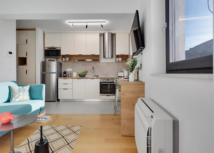 Tres Fenestras - Free Private Garage Parking *